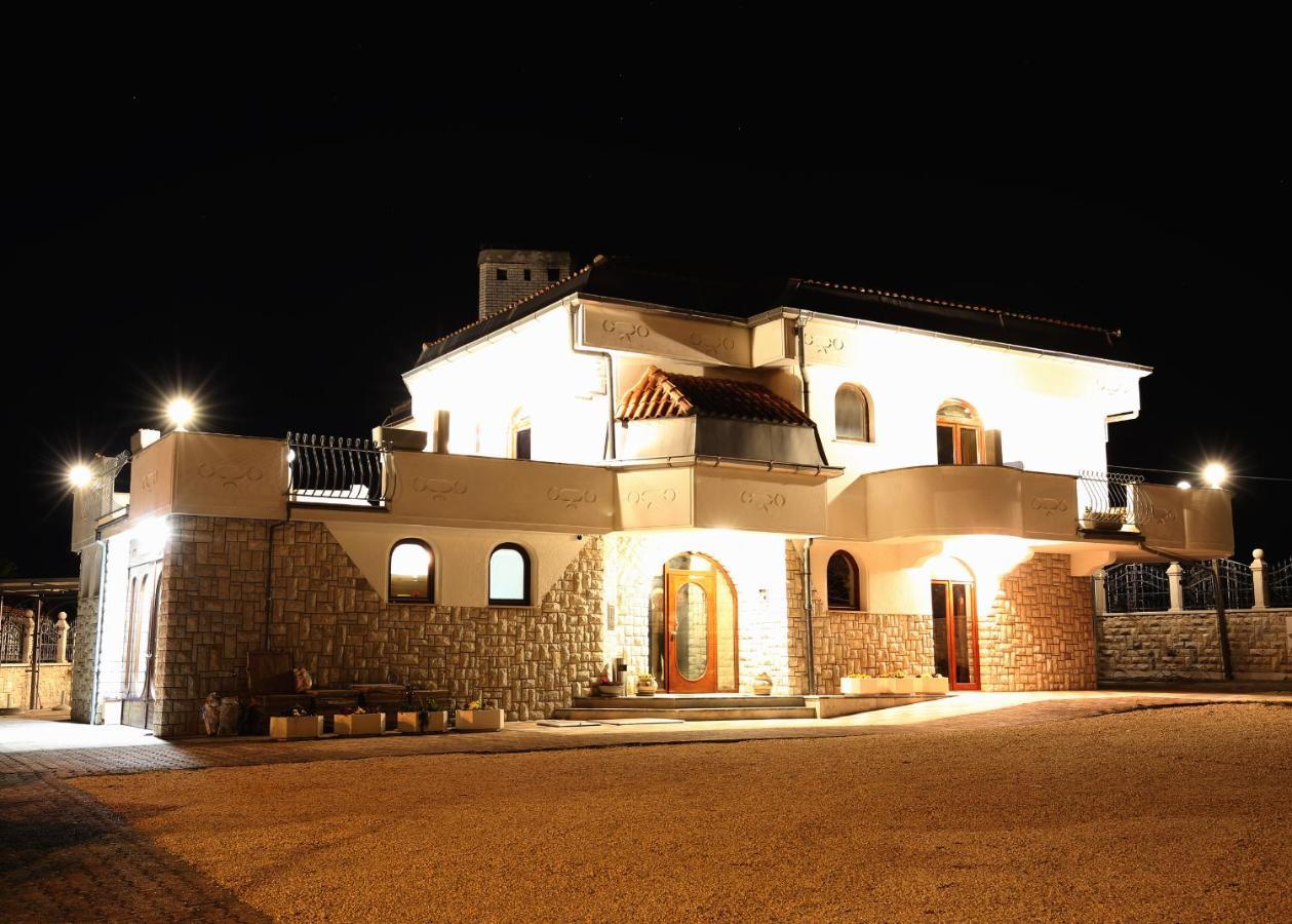 Villa Puric روفينج المظهر الخارجي الصورة